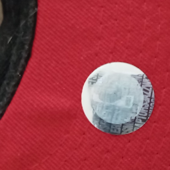 A Chicago Bulls hat - Picture 2 of 4